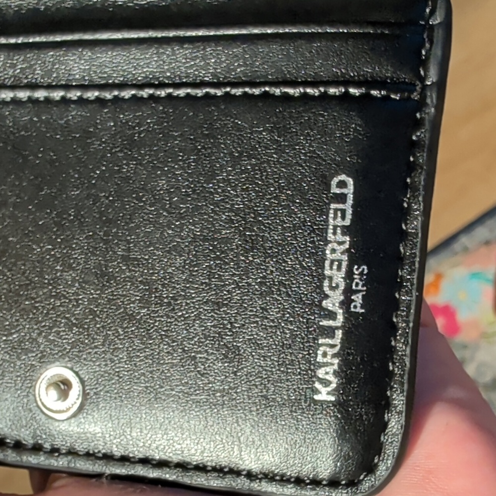Karl Lagerfeld Paris Jacqueline Leather Wallet Black w/ Raised Block Lettering - Picture 11 of 12